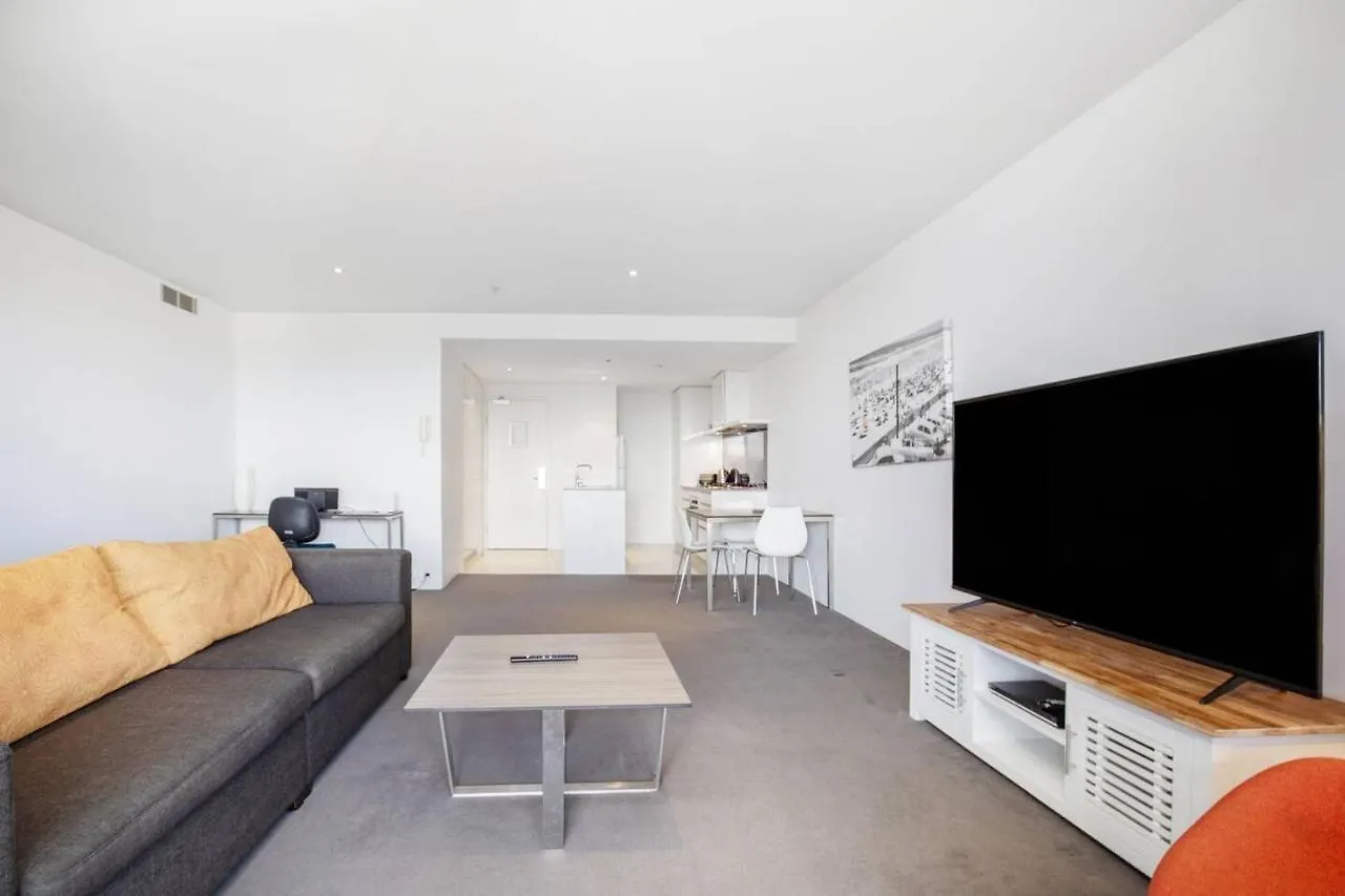 Lejlighed Central And Scenic Riverside Retreat At Surfers Gold Coast Australien